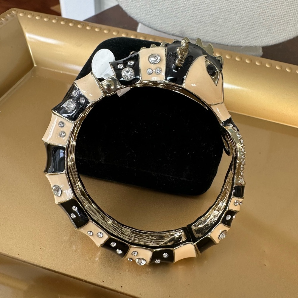 Seahorse clamper bracelet black and beige enamel